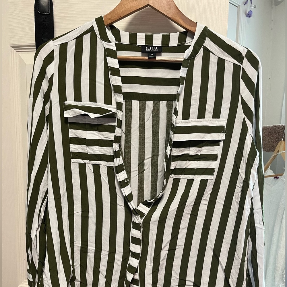 Ana Button Down